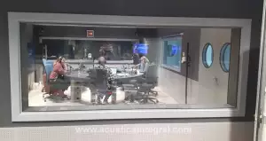 VR - Akustisches Wanddisplay