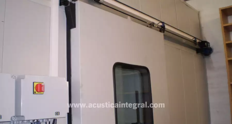 Acustica: https://www.acusticaintegral.com/includes/cache/_CACHE-294f4a56293c9fb6dfe05a82125b461c_900x480.jpg