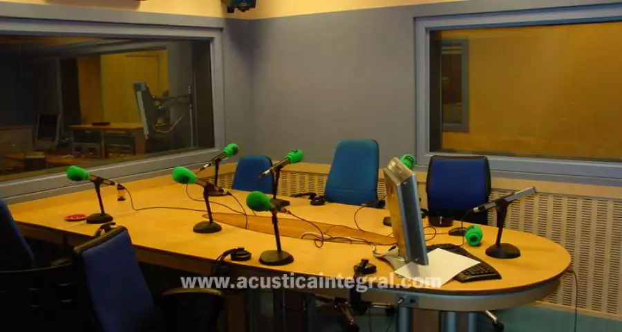 Acustica: https://www.acusticaintegral.com/includes/cache/_CACHE-58f596d14b7135198fded98112beec08_900x480.jpg