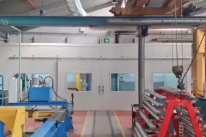 Cerramiento acústico para máquina de corte