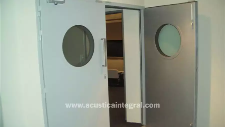 Puerta acústica para despachos