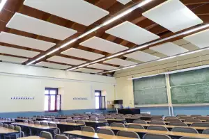 Équipement acoustique de 20 salles de classe en UC3M. Bâtiment Sabatini
