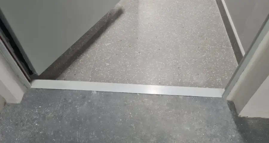 Puerta acústica y cortafuegos