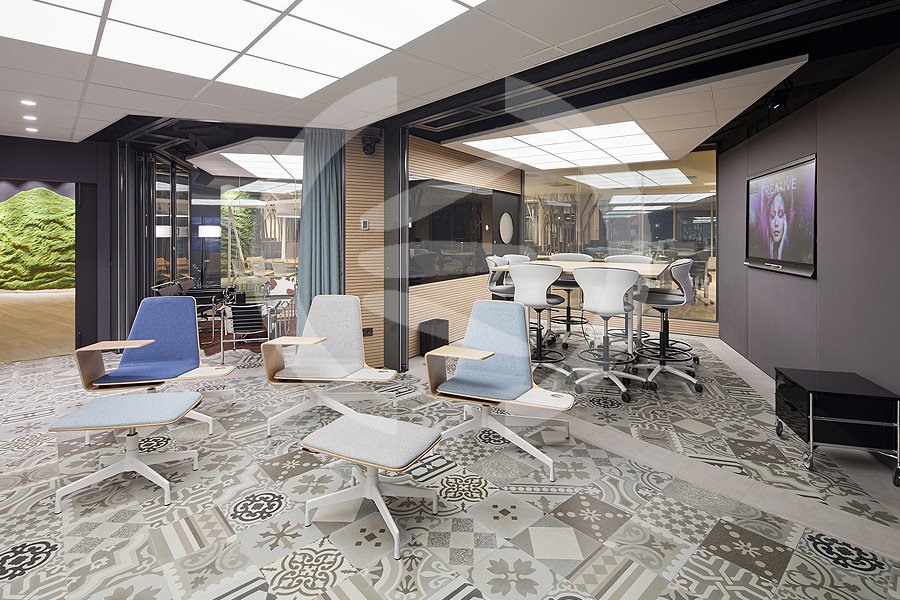 Sala de presentaciones multimedia. - - Acústica Integral